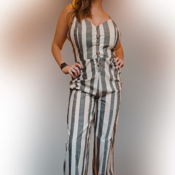 Jumpsuit‎ - Picture 2 of 4
